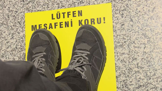 Koronavirüse karşı asansörlerde sosyal mesafe düzeni - Resim: 0