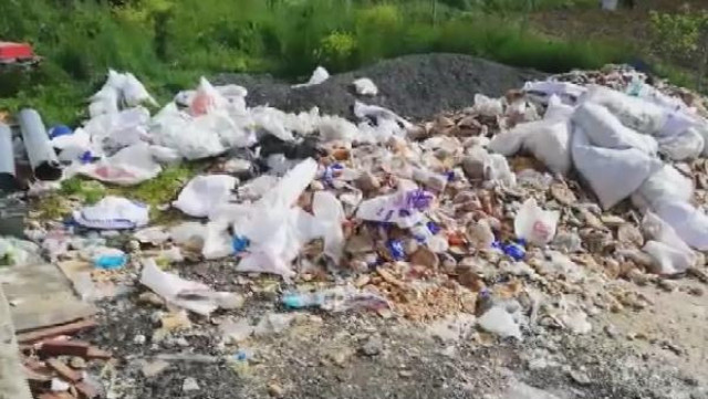 İstanbul'da küflü ekmek ve pidelerden galete unu yapan iş yerine baskın - Resim: 0