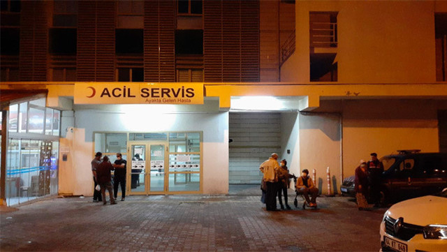 Uşak'ta korona virüslü hasta hemşireye saldırdıktan sonra 3. kattan düşerek öldü - Resim: 0