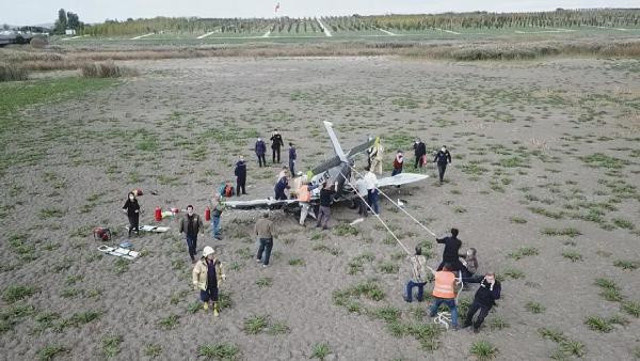 İstanbul Büyükçekmece'de eğitim uçağı düştü - Resim: 6