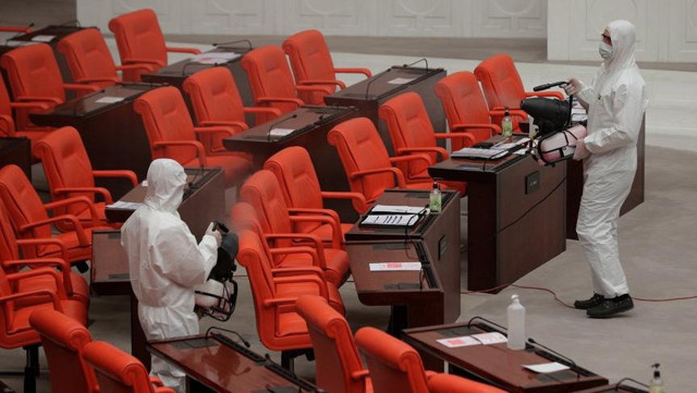 Milletvekilinin koronavirüs testi pozitif çıkınca TBMM boşaltıldı - Resim: 0