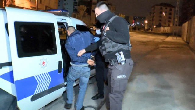 Pendik'te kısıtlamayı ihlal edip uyuşturucu ile yakalanan şüpheli: Biz terörist miyiz? - Resim: 0