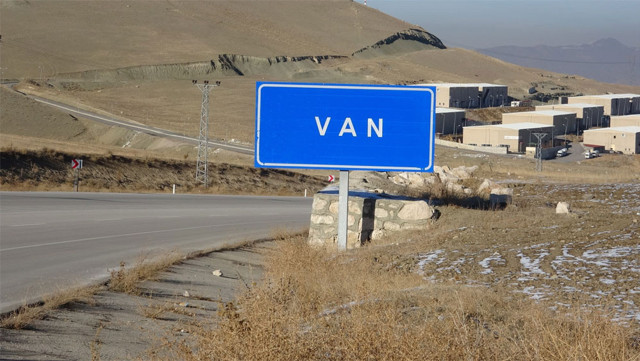 Van'da tüm tabelalar değişti! Rakım ve nüfus bilgisi kaldırıldı - Resim: 0