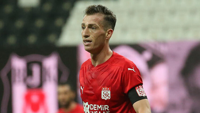 Beşiktaş - Sivasspor maçında Hakan Arslan'ın kırmızı kartı Avrupa'da gündem oldu - Resim: 5