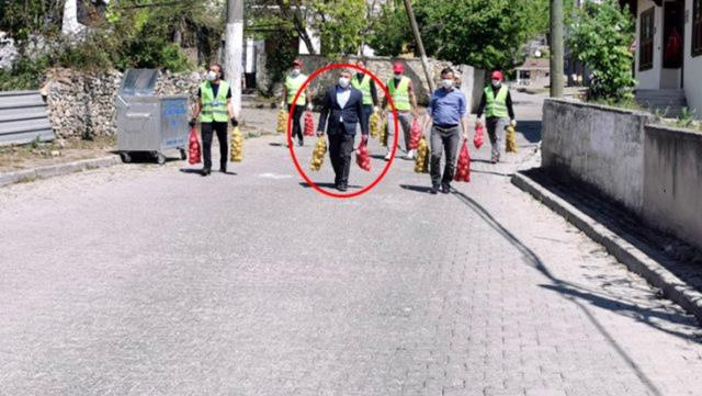 Dilovası Belediye Başkanı Hamza Şayir bu kez tarlada tohum serpti - Resim: 0