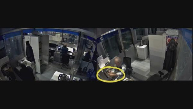 İstanbul Havalimanı'nda 'hırsız' memurlara operasyon! Para tırtıkladıkları anların görüntüleri ortaya çıktı - Resim: 1