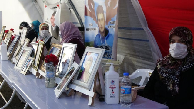 Evlat nöbetindeki babadan çağrı: Oğlum beni duyuyorsan kaç gel - Resim: 0