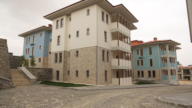 TOKİ, Gaziantep'te inşa ettiği konutlardan 20 bin 813'ünü hak sahiplerine teslim etti - Resim: 0