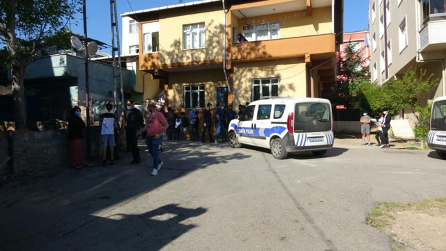 Pendik'te 6 yaşındaki çocuk forkliftin altında kalarak can verdi - Resim: 0
