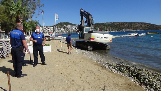 Muğla'nın tatil cenneti Bodrum'u iş makinesiyle karıştırdı - Resim: 0