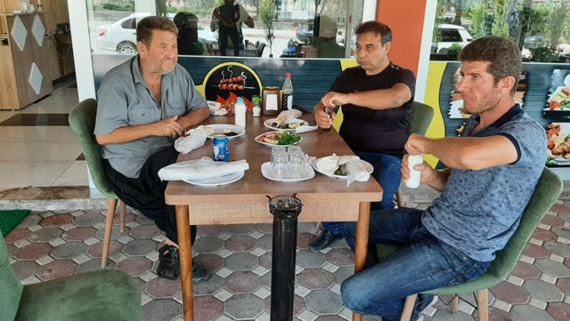 Osmaniye'de 30 yıllık huyu şaşkına çevirdi: Tek başına yemek yiyemiyor diye... - Resim: 0