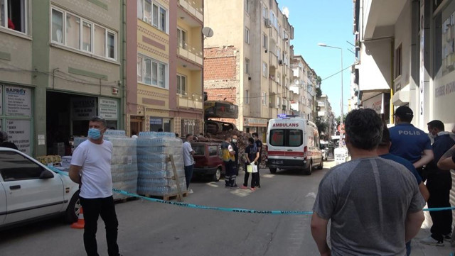 Bursa’da yıkım çalışmasında 30 yaşındaki genç feci şekilde hayatını kaybetti - Resim: 1
