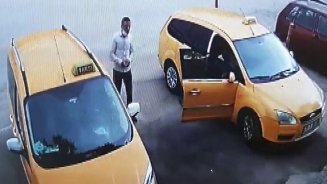 Karaman'da 'Vatan-Bayrak' parolasını kullandı: Yaşlı çiftin 160 bin lirasını dolandırdı - Resim: 0