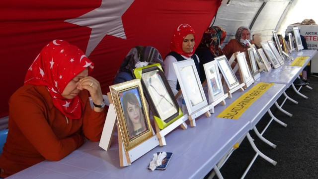 Diyarbakır ailelerinin bekleyişleri sürüyor - Resim: 0