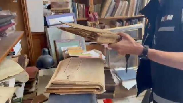 Cumhurbaşkanlığı tarafından aranıyordu! Arşivin kayıp belgeleri bakın nereden çıktı - Resim: 0