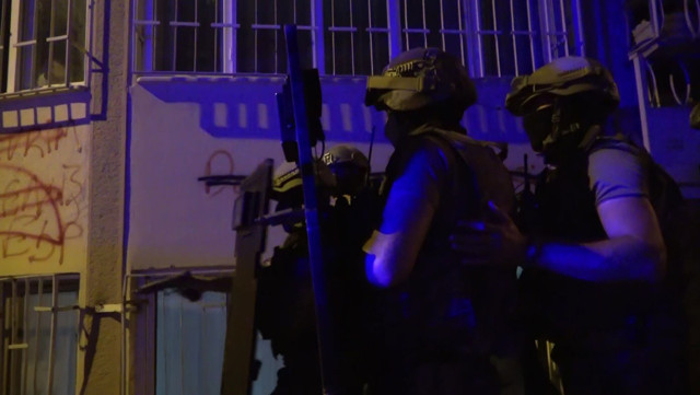 Bursa'da rehine krizi! Polislere ateş açtı - Resim: 0