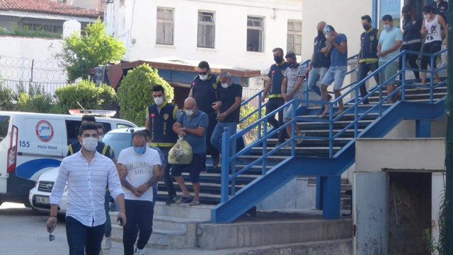 Turizm bölgelerinin fuhuş baronları! 3 aylık çalışma sonrası yakalandılar - Resim: 0