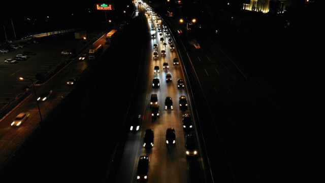 5 milyon tatilcinin dönüş çilesi başladı - Resim: 0