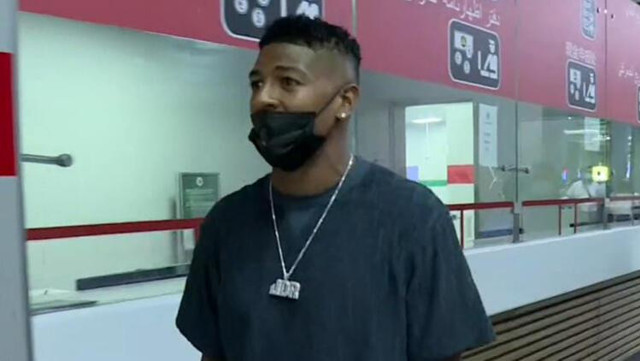 Galatasaray'ın yeni transferi Patrick van Aanholt, İstanbul'a geldi - Resim: 0