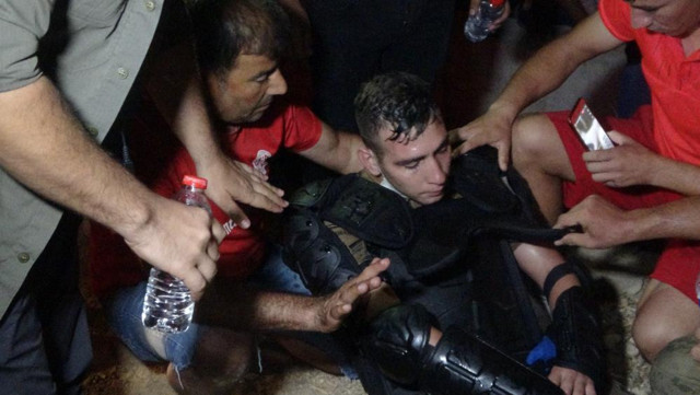 Antalya Manavgat'ta ikinci linç girişimi! Mevlüt Çavuşoğlu'nun zor anları - Resim: 0