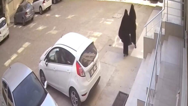 Adana'da arkadaştan şeytani plan! Ev anahtarını kopyaladı, suç ortaklarına çaldırttı - Resim: 0