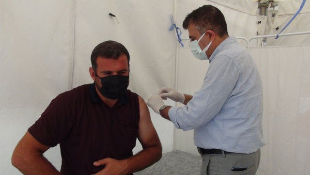 Koronavirüs nedeniyle yoğun bakımda yatanların yüzde 98’i aşısız - Resim: 0