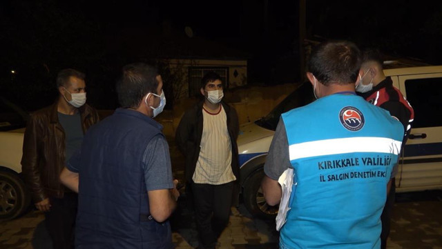 Markete giderken polise yakalanan Covid-19 pozitif gençten ilginç tepki: Abarttınız - Resim: 0