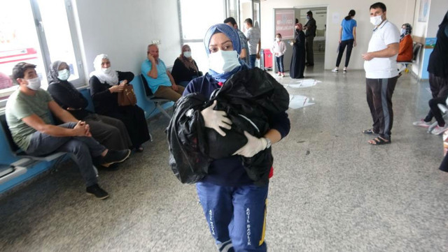 Adıyaman'da bebeği canlı canlı mezara gömdü! Öğrenciler şehitlik ziyaretinde sesini duyup kurtardı - Resim: 1