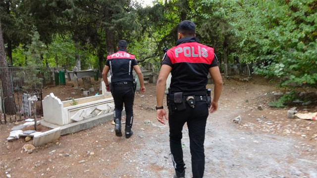 Bebeği diri diri gömmüştü! Cani annenin ifadesi şok etti: Gömüp izledik - Resim: 2