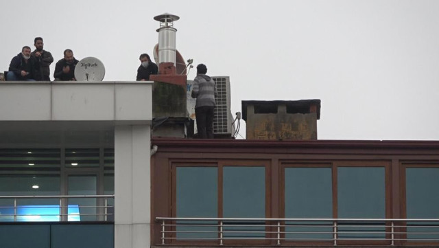 22. kez intihara kalkıştı Rize'de gören kaydı aldı yağmura bile aldırmadılar - Resim: 1