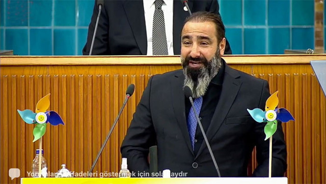 Devlet Bahçeli söyledi MHP açıkladı Meral Akşener ikna olmadı kürsüye kebapçı çıkardı - Resim: 1