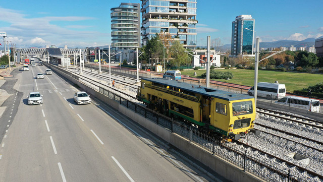 Bursa'da raylı sistemde T2 mesaisi sürüyor - Resim: 1