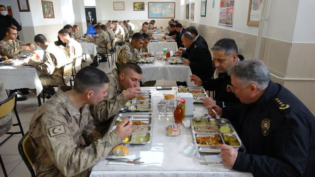 Tokat'ta komutanlar ayırt etmekte zorlanıyor 6 ikiz asker aynı yerde görev yapıyor - Resim: 1