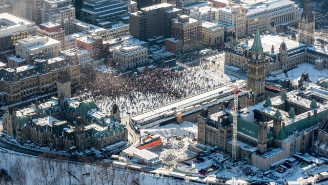 Kanada Başbakanı ve ailesi gizli bir yere nakledildi! - Resim: 0