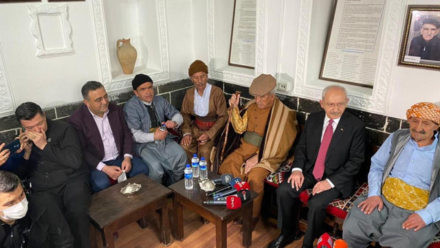 CHP lideri Kılıçdaroğlu, Diyarbakır'da evlat nöbeti tutan ailelerle görüştü - Resim: 0
