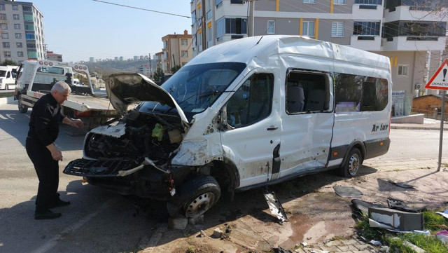Samsun'da öğrenci servisi kazaya karıştı! Çok sayıda yaralı var - Resim: 1