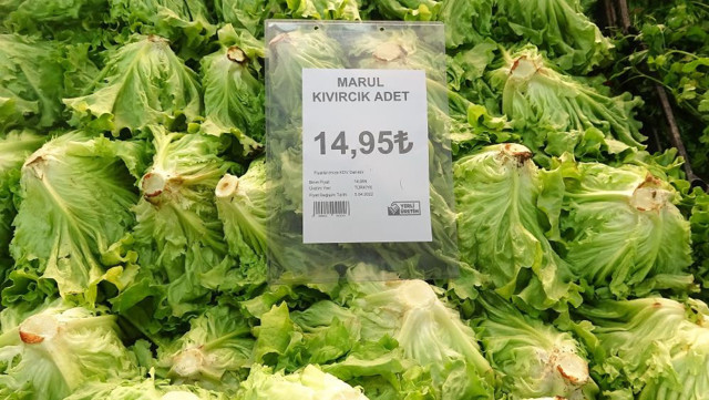 Marul da uçtu! Seradaki ile marketteki fiyat farkına bakın pes! - Resim: 0