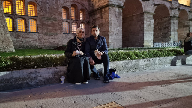 Selçuk Bayraktar'dan annesiyle iftar paylaşımı beğenileri topladı - Resim: 1