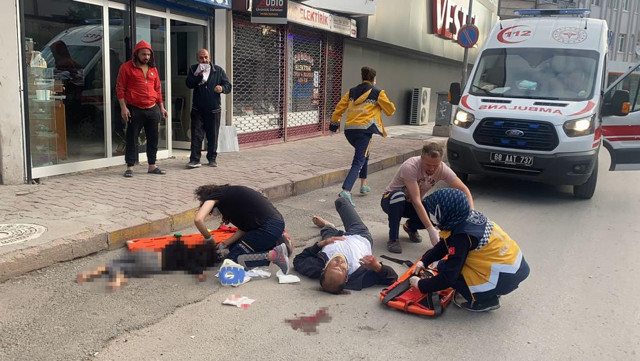 Aksaray'da yabancı uyruklu dehşeti! Eşini bıçakla, çocuklarını da balkondan atarak öldürdü - Resim: 1