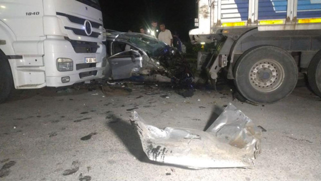 Uşak'tan gelen haber kahretti aşırı sürat yapan otomobilde 2 üniversite öğrencisi öldü - Resim: 0