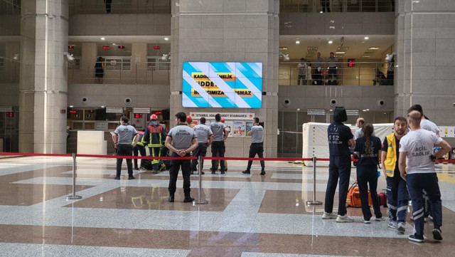 Çağlayan Adliyesi'nde intihar girişimi! Ekipler güçlükle ikna etti - Resim: 0