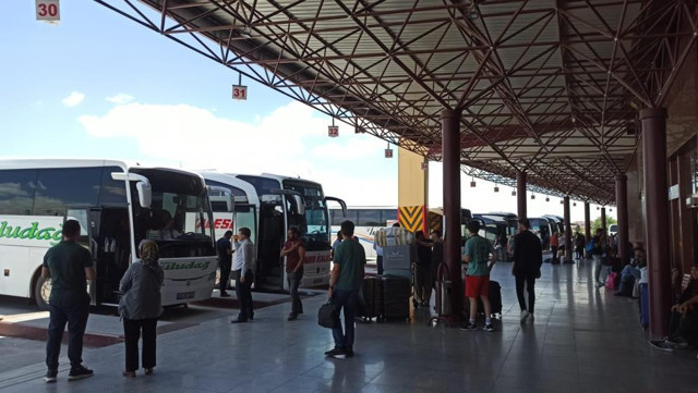 Fiyatlar cep yakıyor! Otobüs biletlerinde taksit dönemi - Resim: 0