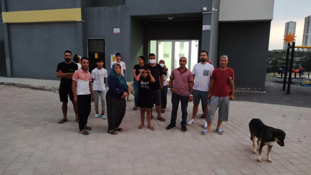 'Evi saatlik fuhşa kiralıyor' suçlaması! Çelik kapıyı söken ev sahibinden şok sözler - Resim: 0