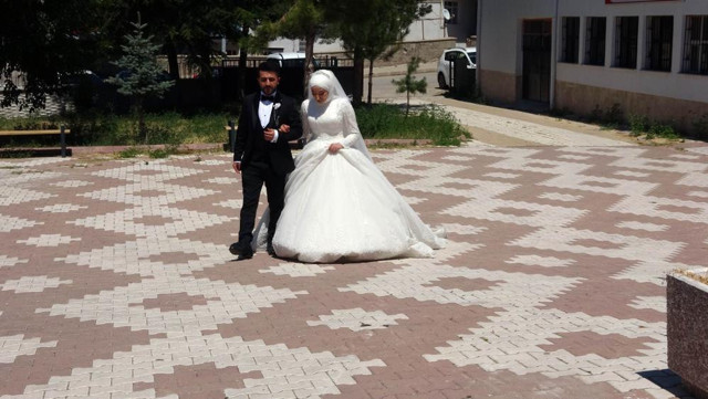 Yozgat'ta gelinliği ile gittiği yerde görenler şaşkınlığını gizleyemedi - Resim: 0