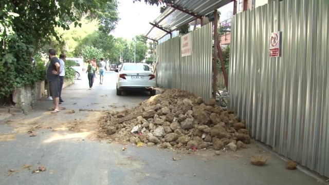 Yer: Kadıköy! Vatandaş isyan etti: Dağda mı yaşıyoruz moloz dökmek nedir - Resim: 3
