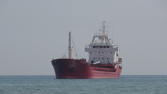 Çanakkale açıklarında karaya oturan gemi kurtarıldı - Resim: 0