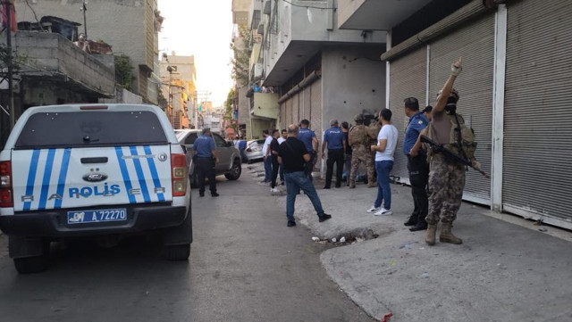 Dur ihtarına uymadı, saklandığı evdeki çocuğu rehin aldı! - Resim: 2