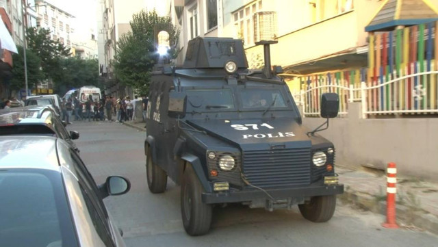 Tüfekle alkolik avına çıktı, dehşet saçtı: O anlar kameralara yansıdı! - Resim: 2