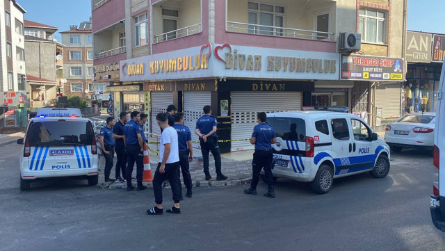 Kocaeli'de tütüncüde yabancı uyruklu dehşet saçtı! Biri kadın 2 ağır yaralı - Resim: 0