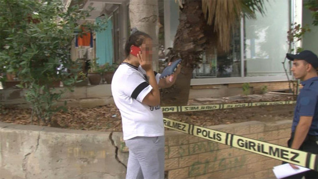 Boşandığı eşinin evinde iki erkek görünce çılgına döndü - Resim: 0